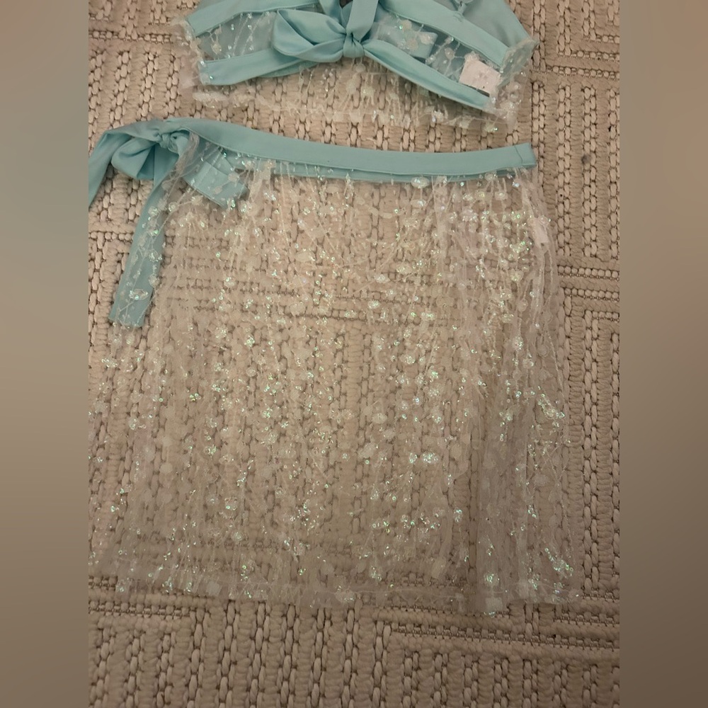 Lucy in the Sky Women’s S Blue White Festival Inspired Sequined Bra & Skirt Set - Picture 10 of 13